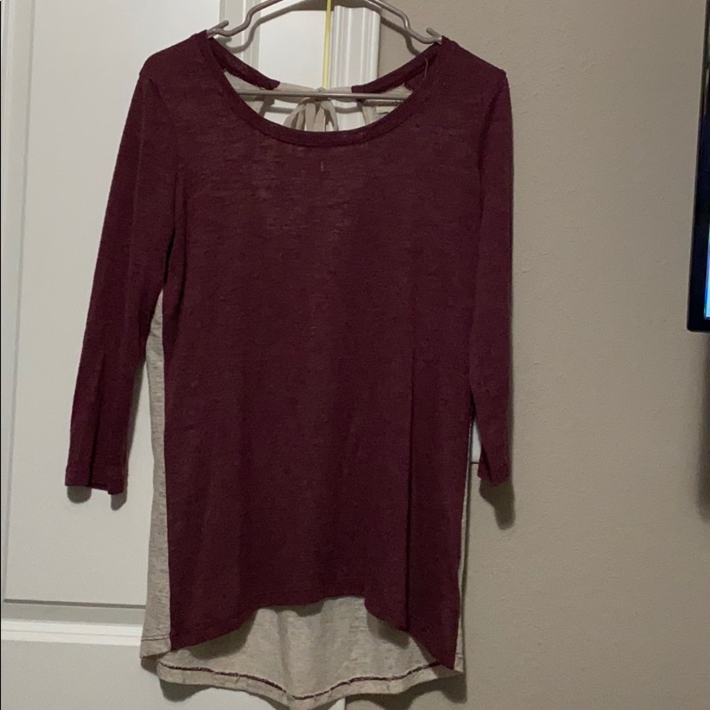 Maroon and tan quarter sleeve dressy shirt